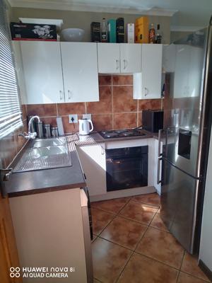 Apartment / Flat For Sale in Wilgeheuwel, Roodepoort